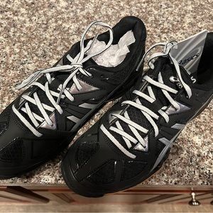 ASICS Women’s volleyball shoes size 8.5